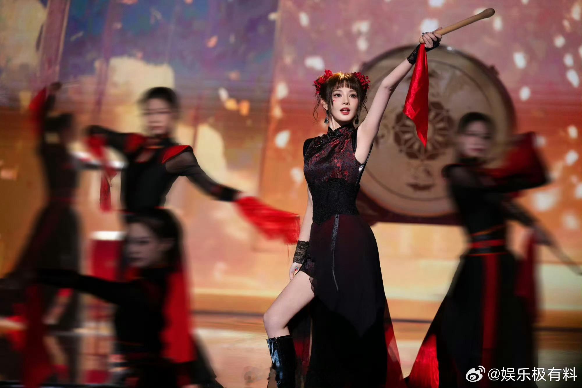 彭小苒谁家福娃跑出来了 网友的嘴是开过光吧，彭小苒这组图，就是从福娃里走出来的 