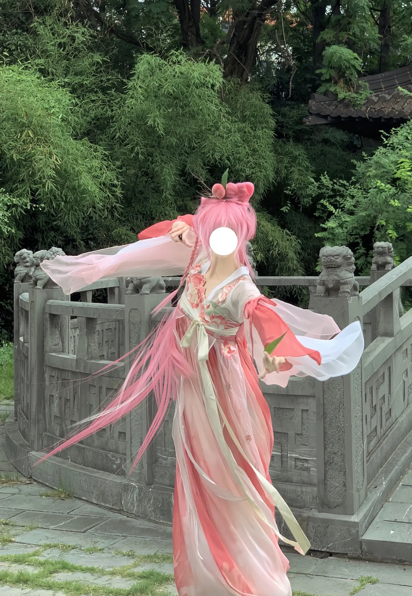 我梨花诗念的不是诗 是尸 尸横遍野的尸。
