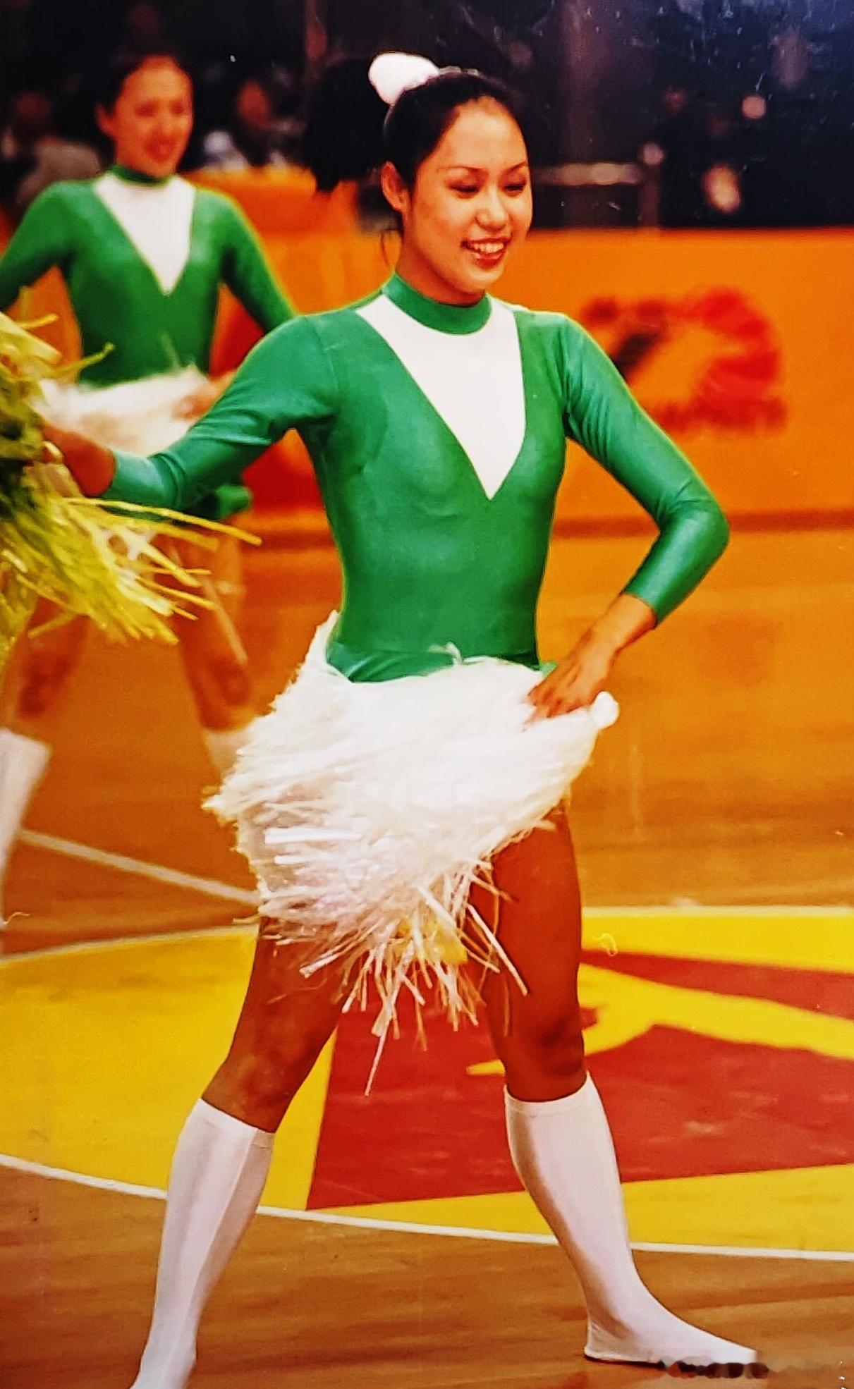 1995年2月，采用主客场双循环赛制的中国男子篮球甲级队八强赛开战。负责北京首钢