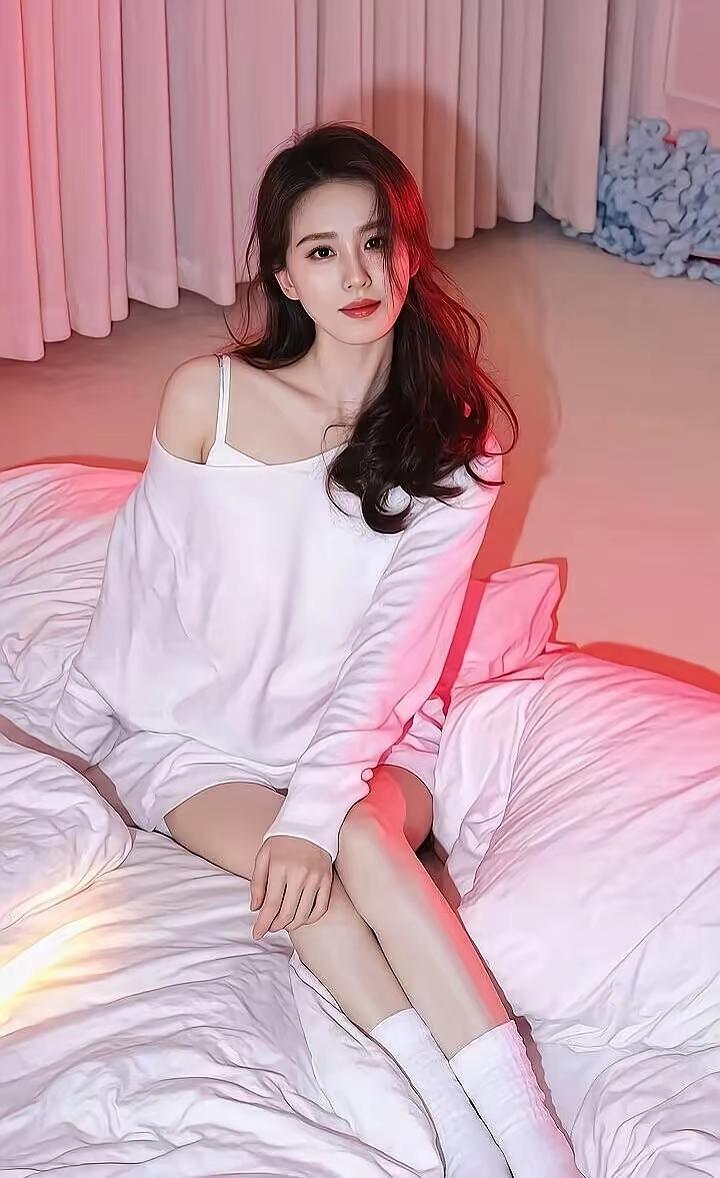 粉嫩卧室，甜美少女，温柔氛围，轻松自在。男人上班带饭丢人吗 优雅自信穿搭分享 “