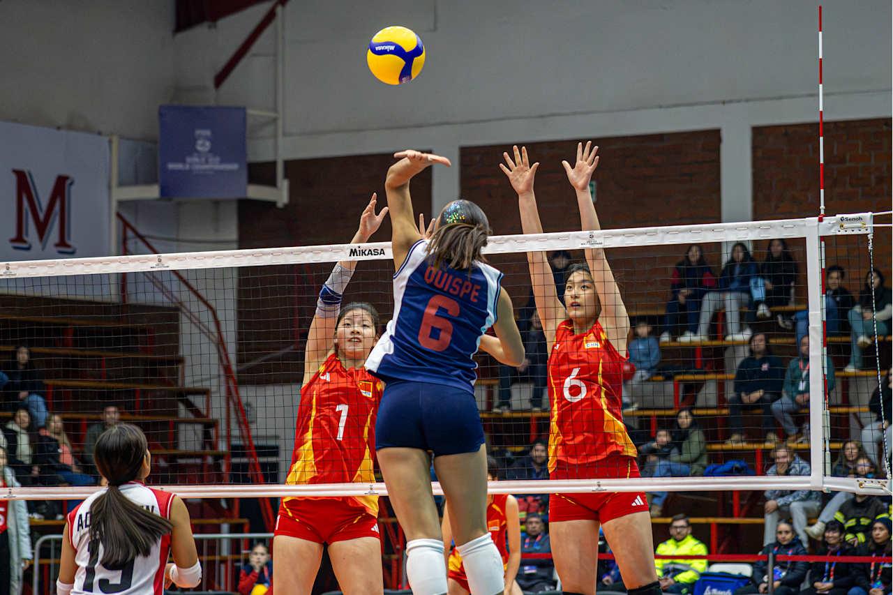 U17女排世锦赛16强全部诞生！
日本1-3爆冷，仍第三晋级！
中国女排3-0全