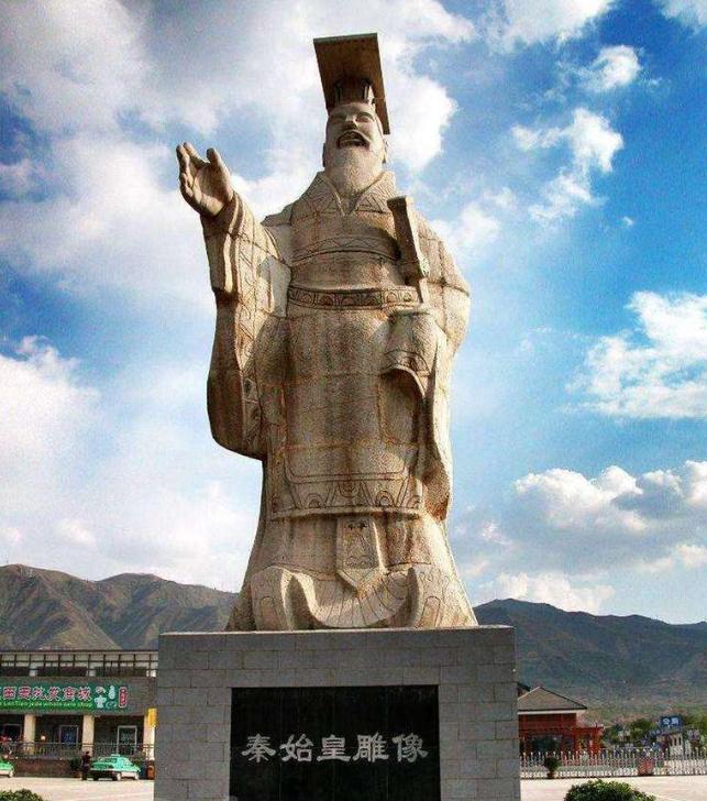 公元前215年，碣石崖边海风呼啸。如果秦始皇的生命在这一刻戛然而止，后世对他的评