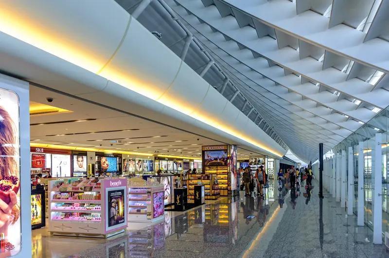 12月27日23时5分，台湾宜兰县海域发生6.6级地震，震源深度60千米，岛内各