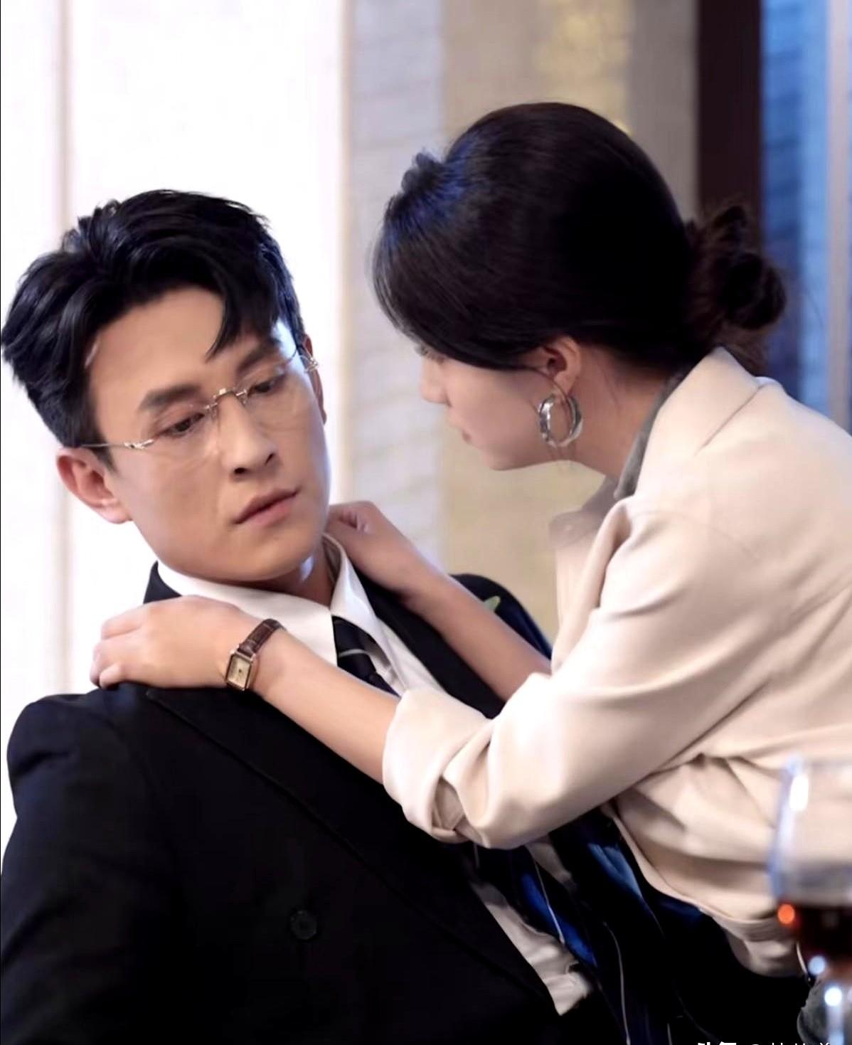 一口气把刘萧旭的《掌心窥爱》追完了。刘萧旭是真会演，把霍郁成这个角色活脱脱立起来