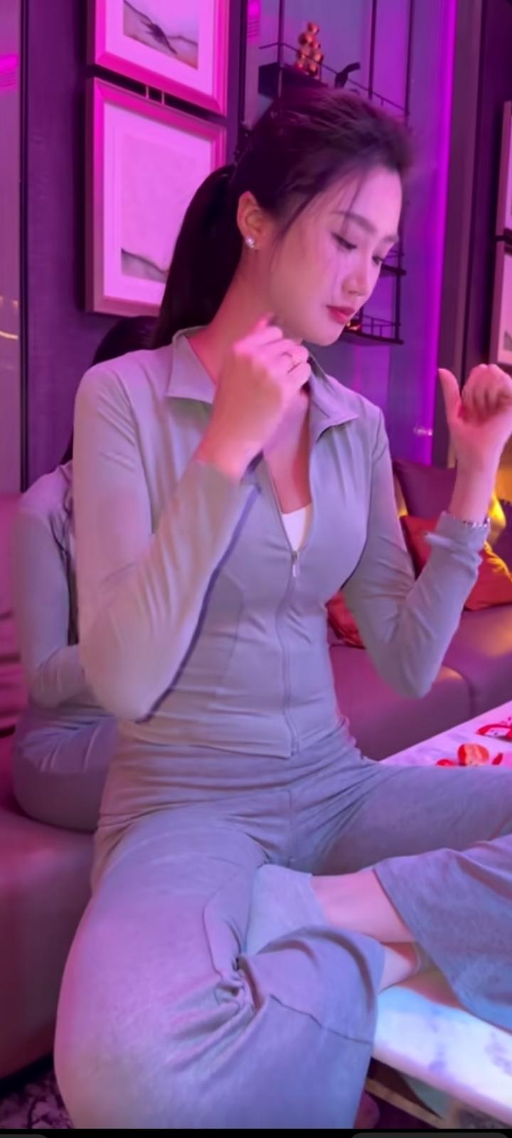 晒图笔记大赛我们都在慢慢长大，慢慢学会隐藏情绪，慢慢和自己和解。那些深夜的难过终