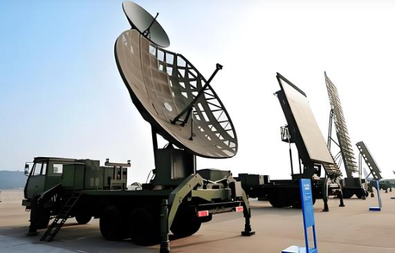 很多人都在问，伊朗到底凭什么？论武器装备，伊朗和美军差了至少两代。论经济实力，伊