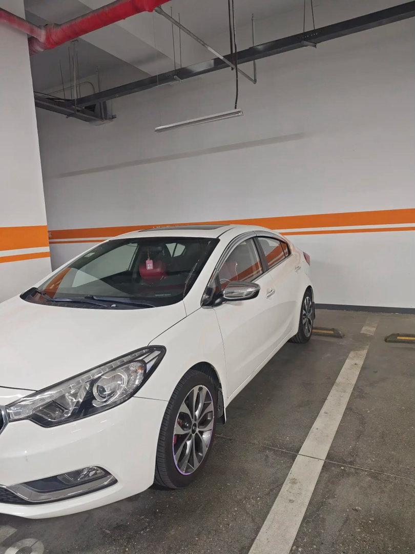 起亚K3新款2026年9月正式上市，紧凑型家用三厢轿车。车身长宽高4720×18