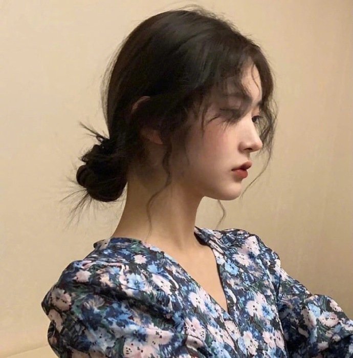 “   想要的从来不是礼物跟花   而是那份心意罢了   一份被在乎的态度和一份