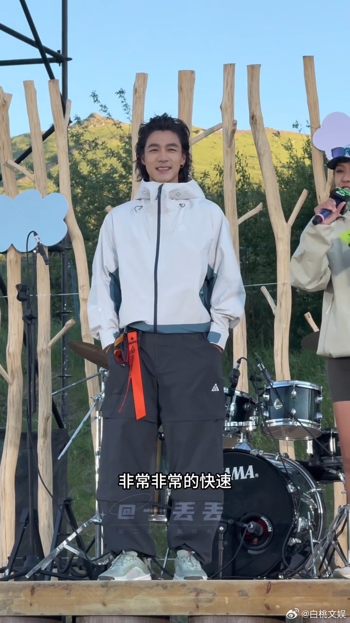 谁能拒绝这种“野生感”啊！此沙在赛道上飞奔，那股子劲儿，既像是要征服山峰，又像是