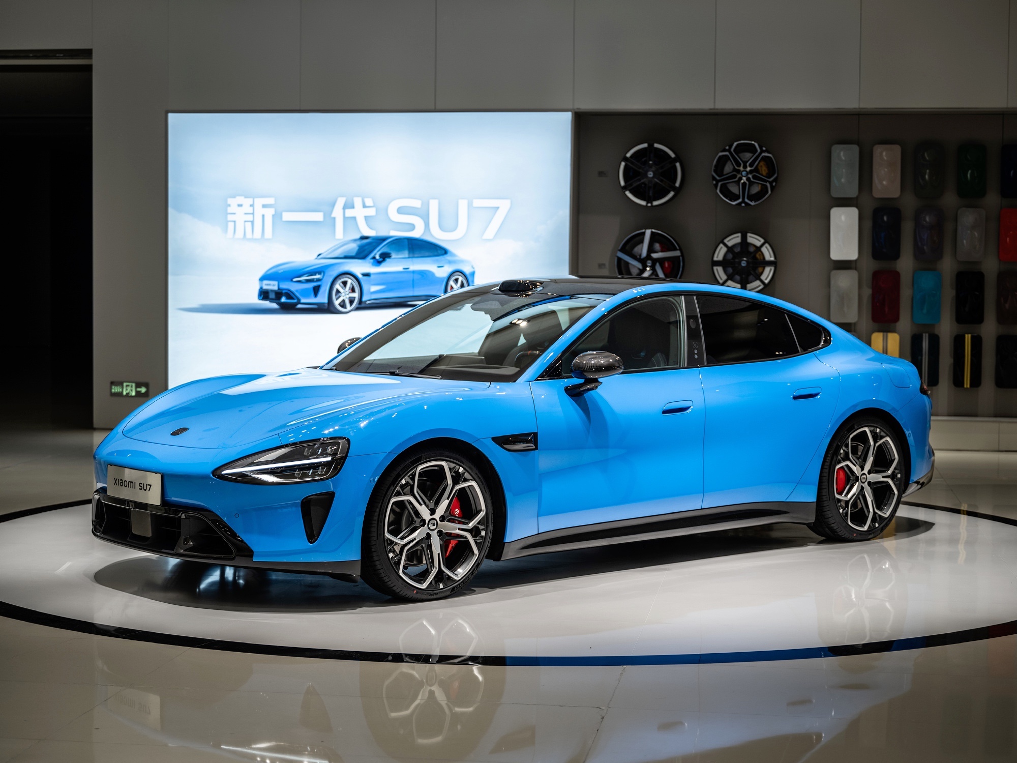 雷军说新SU7进展顺利一两个月上市等了这么久，雷总终于给准话了！说是新SU7这一