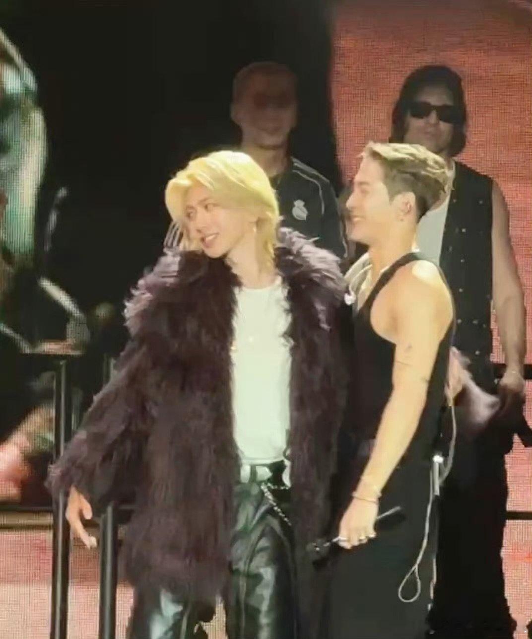 王嘉尔曾是蔡徐坤的导师王嘉尔蔡徐坤曾在音乐节同台 王嘉尔蔡徐坤曾在音乐节同台，来