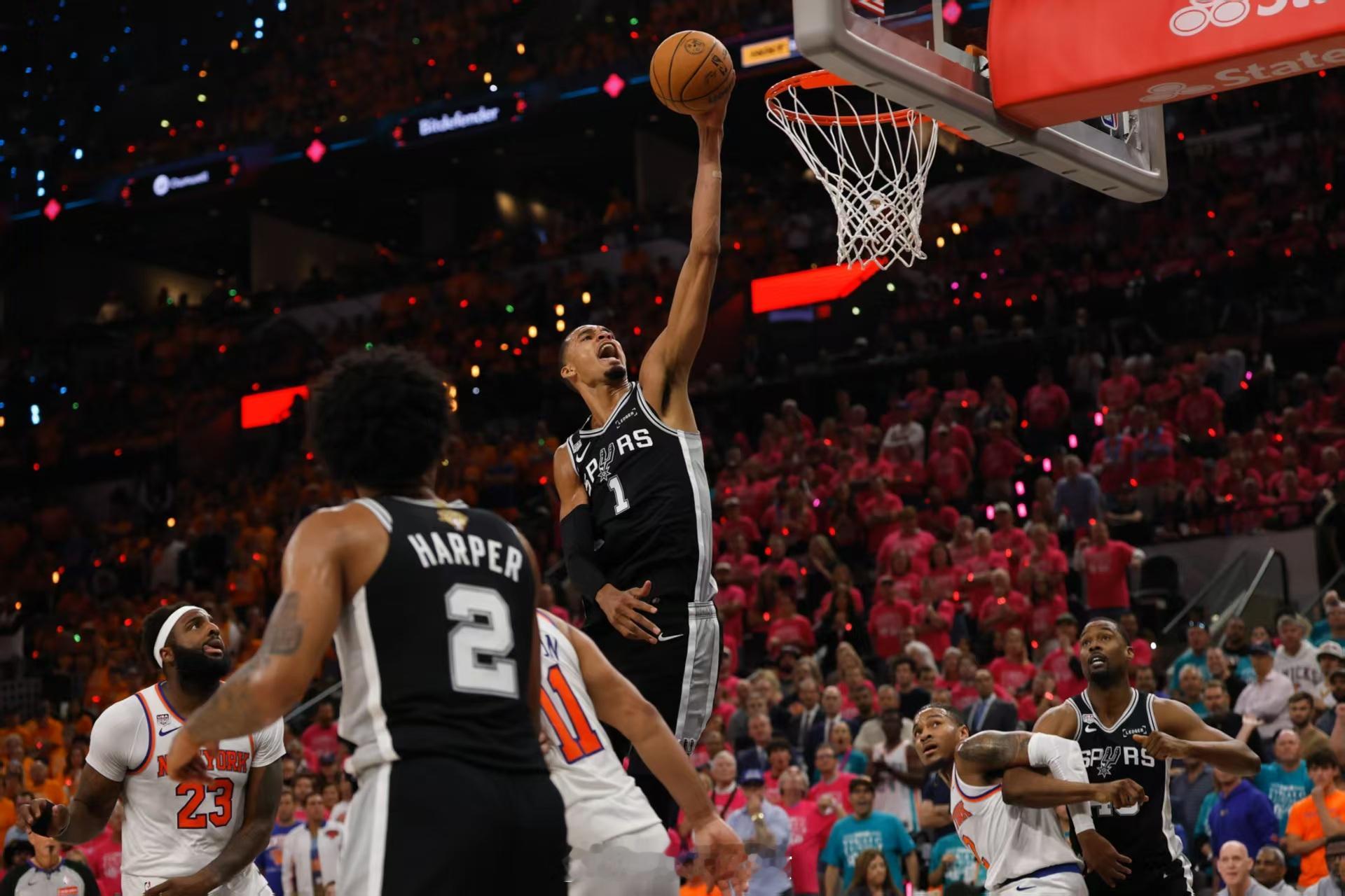 6月5日讯 明日NBA总决赛G2即将打响，马刺继续主场对阵尼克斯，目前尼克斯大比