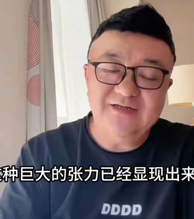 董路昨晚直播，把北京足协那层遮羞布给扯了。

一个搞了九年青训的民间教练，带着一