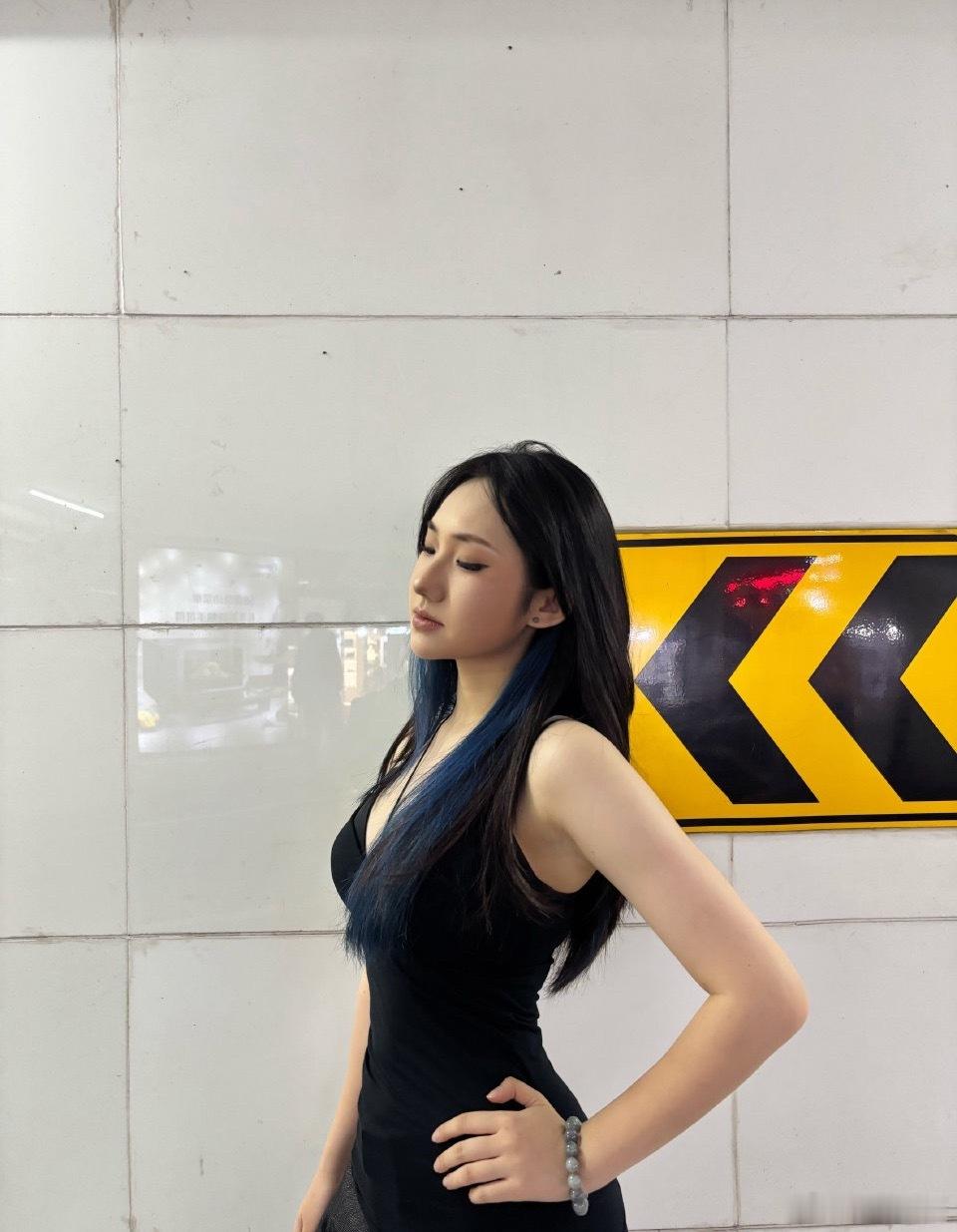 兄弟姐妹们，早上好～养铁时刻正式开启！在线的兄弟姐妹们扣波178热个场，亮出宝哥