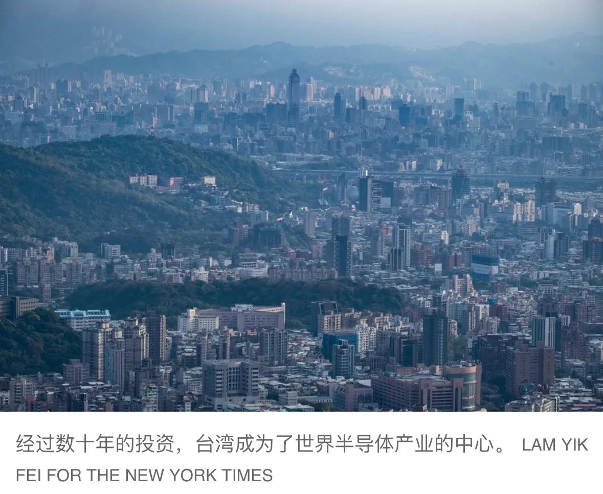 2023年7月，苹果的库克、英伟达的黄仁勋和AMD的苏姿丰走进硅谷的一个安全简报