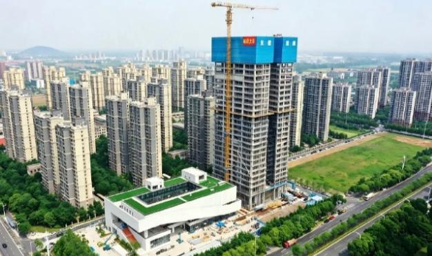 138.75m！[机智]
合肥一地标建筑封顶！[小鼓掌]
从合肥了解到，
安徽省