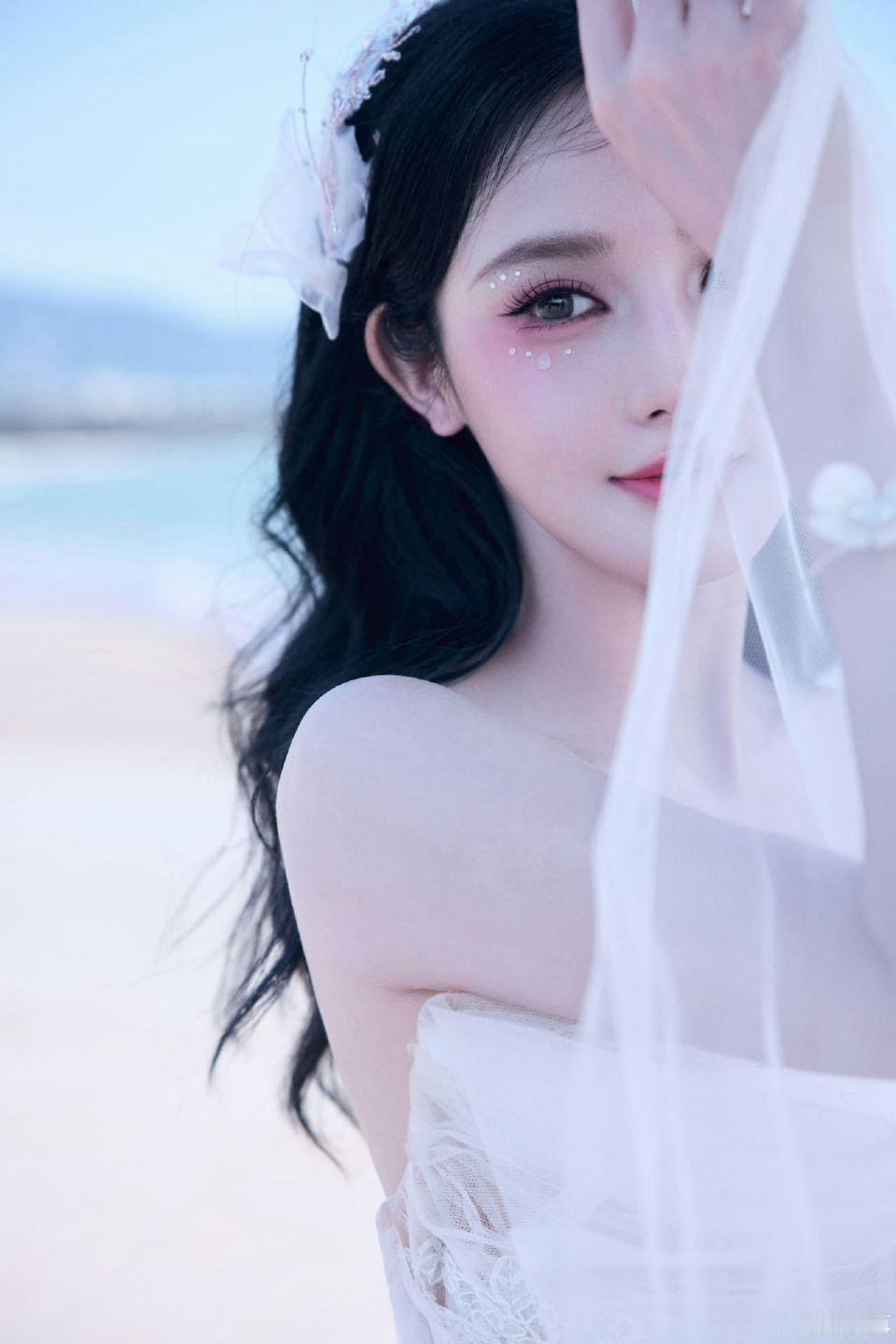彭小苒发vlog告别浪姐看得好感动小苒不仅为vlog准备了配音，还细数从主持人到