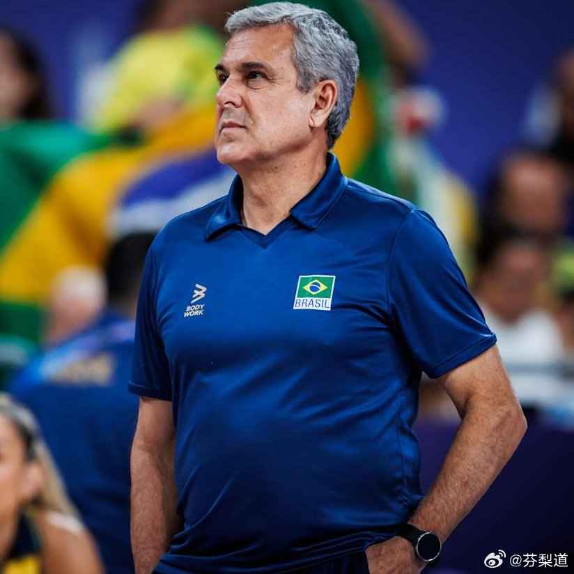 国际排坛动态鸡妈证实收到 LOVB 洛杉矶队的邀约吉马良斯近日证实，他确实收到了