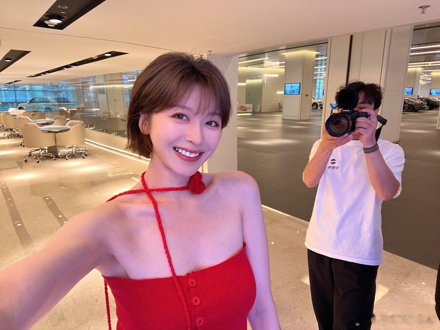 李萌萌演了Mike的女主角李萌萌这资源也太好了吧，首部跟杨烁合作，续集又搭档Mi