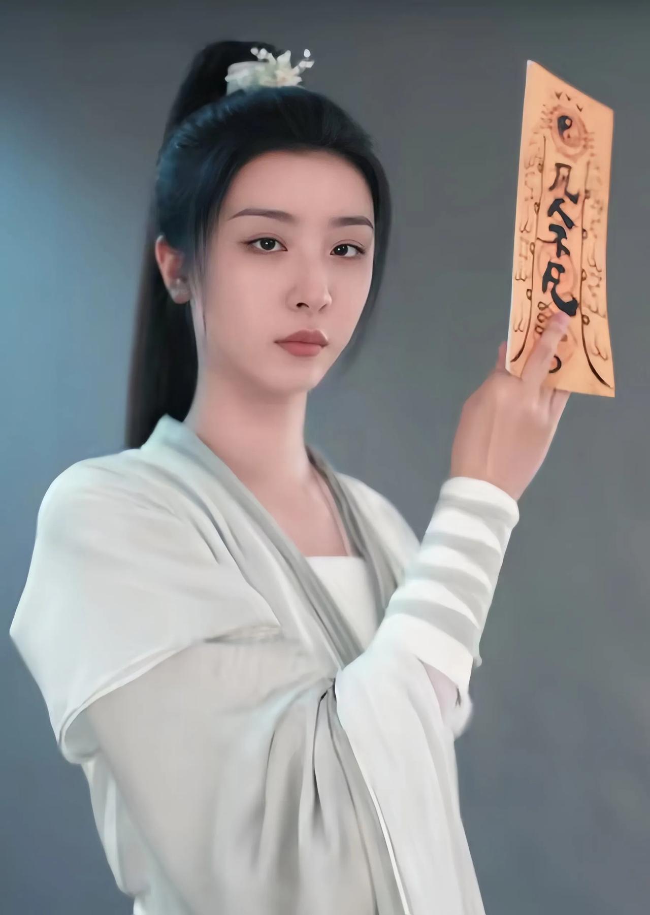 有人说陈巧倩的眼神和表情，适合演青楼女子，怎么能这么说师姐呢[尬笑]