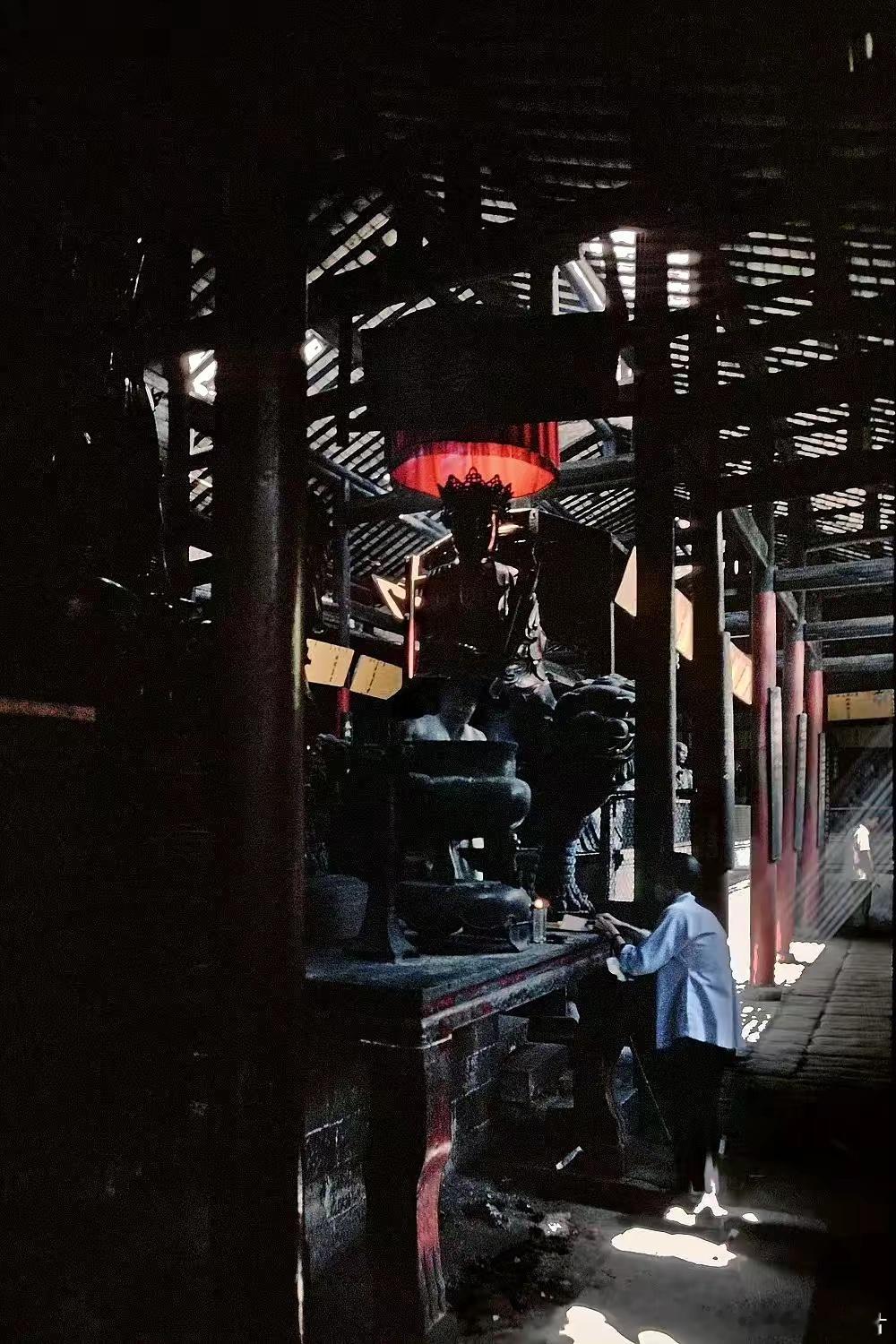 80年代初，法国记者拍的成都农村。经常有人说，印度落后中国30年，我想问问阿三有