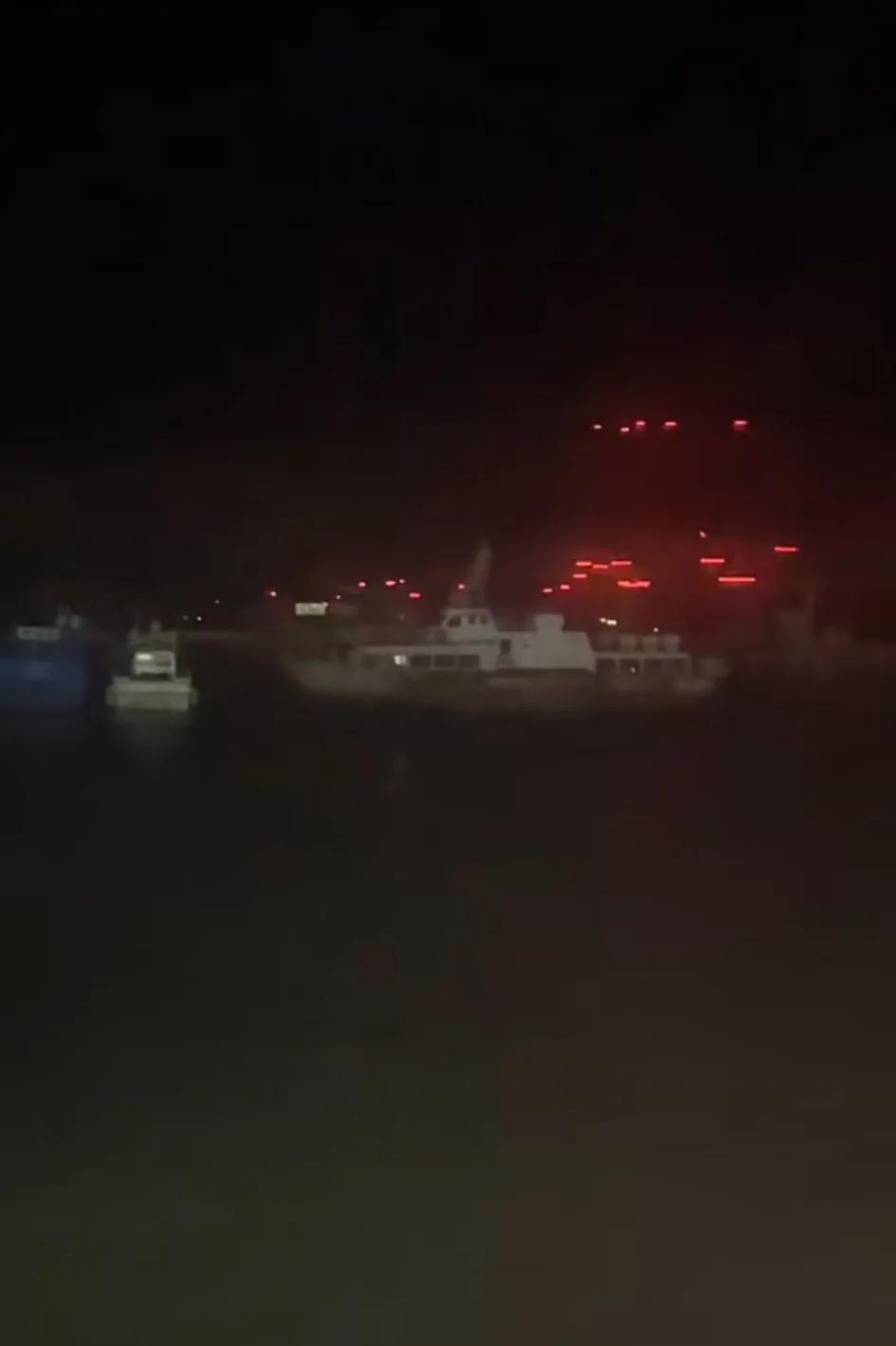 台湾金门南海岸夜射，现在高科技战争了，这无疑只是在消耗弹药而已，算得上示威吗？