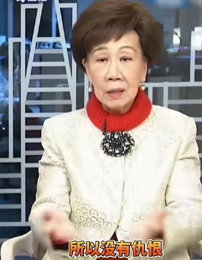 现在的台湾出现了怪现象，当年喊台独喊得最凶的民进党元老们，一个个站出来说自己是中