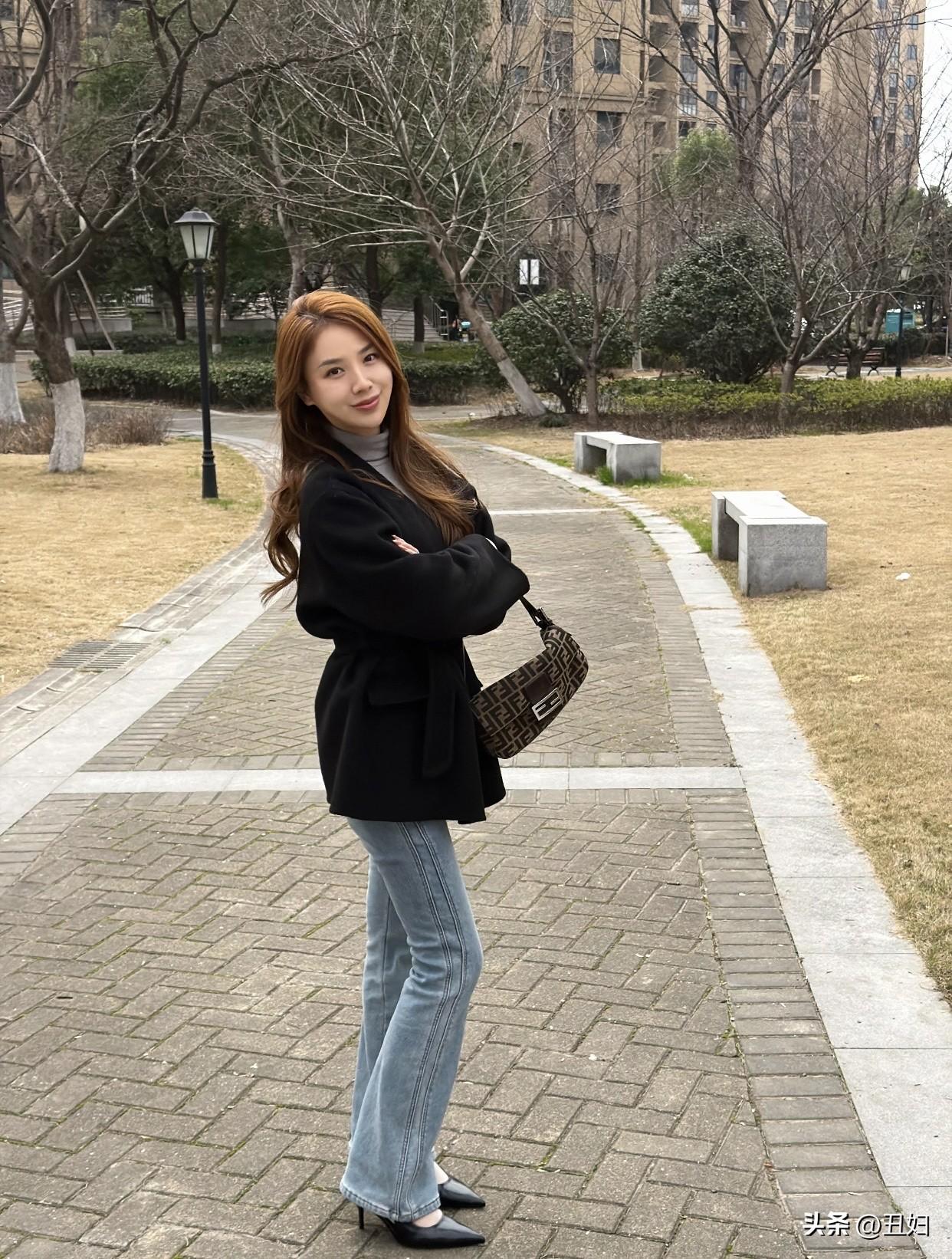 女生的魅力来自哪里从生活层面，独立和善良是魅力的重要组成。独立的女生经济和思想都