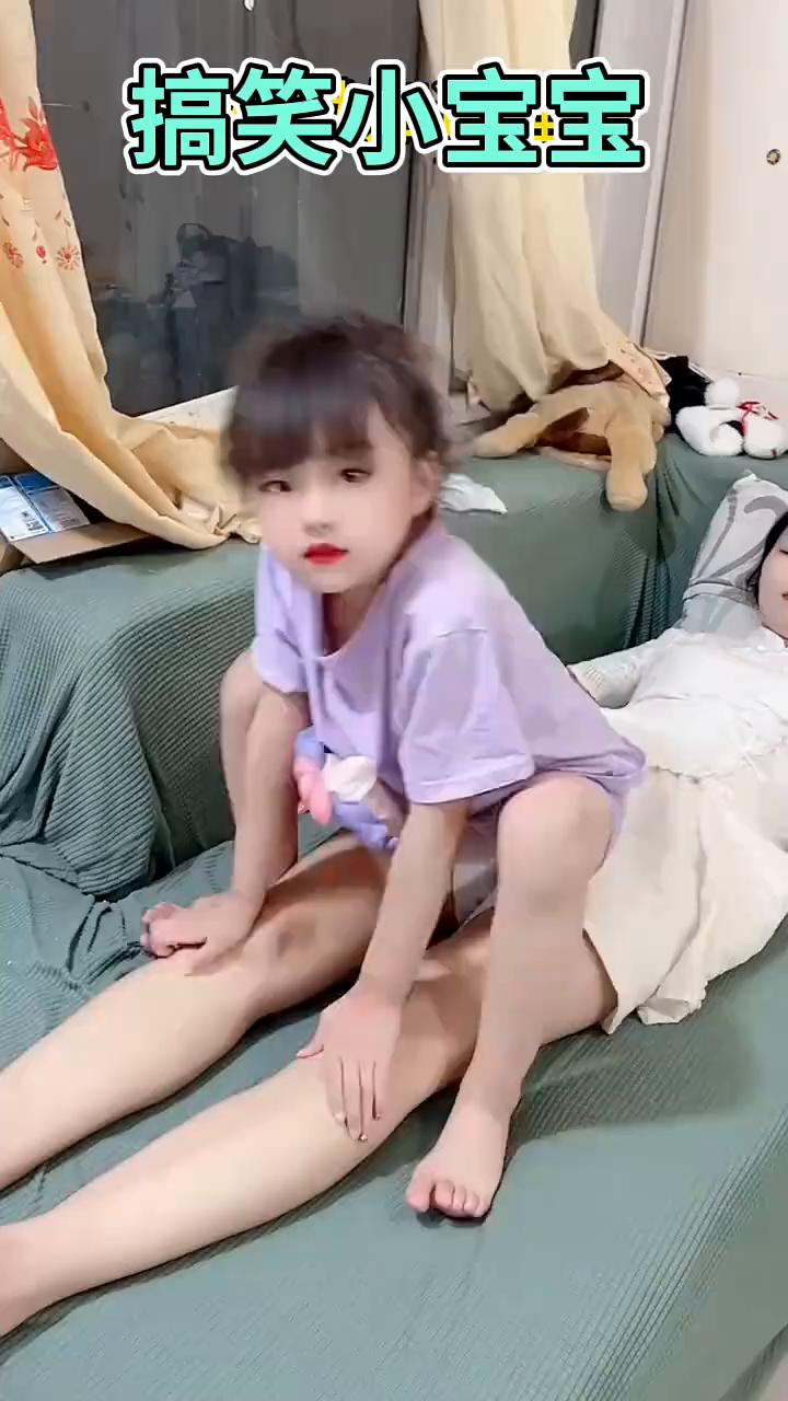 搞笑小宝宝。