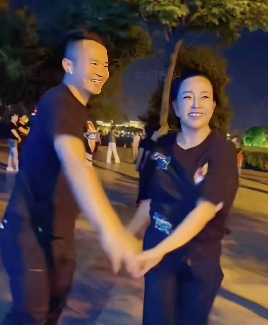 这是谈恋爱还是……丈夫还安好吗？称“老公”、“老婆”合适吗？见一个心就飞翔不乱套