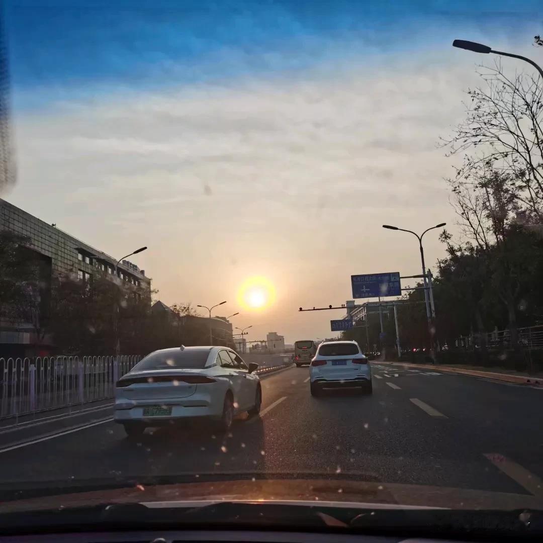 There are many unsatisfactory things in 