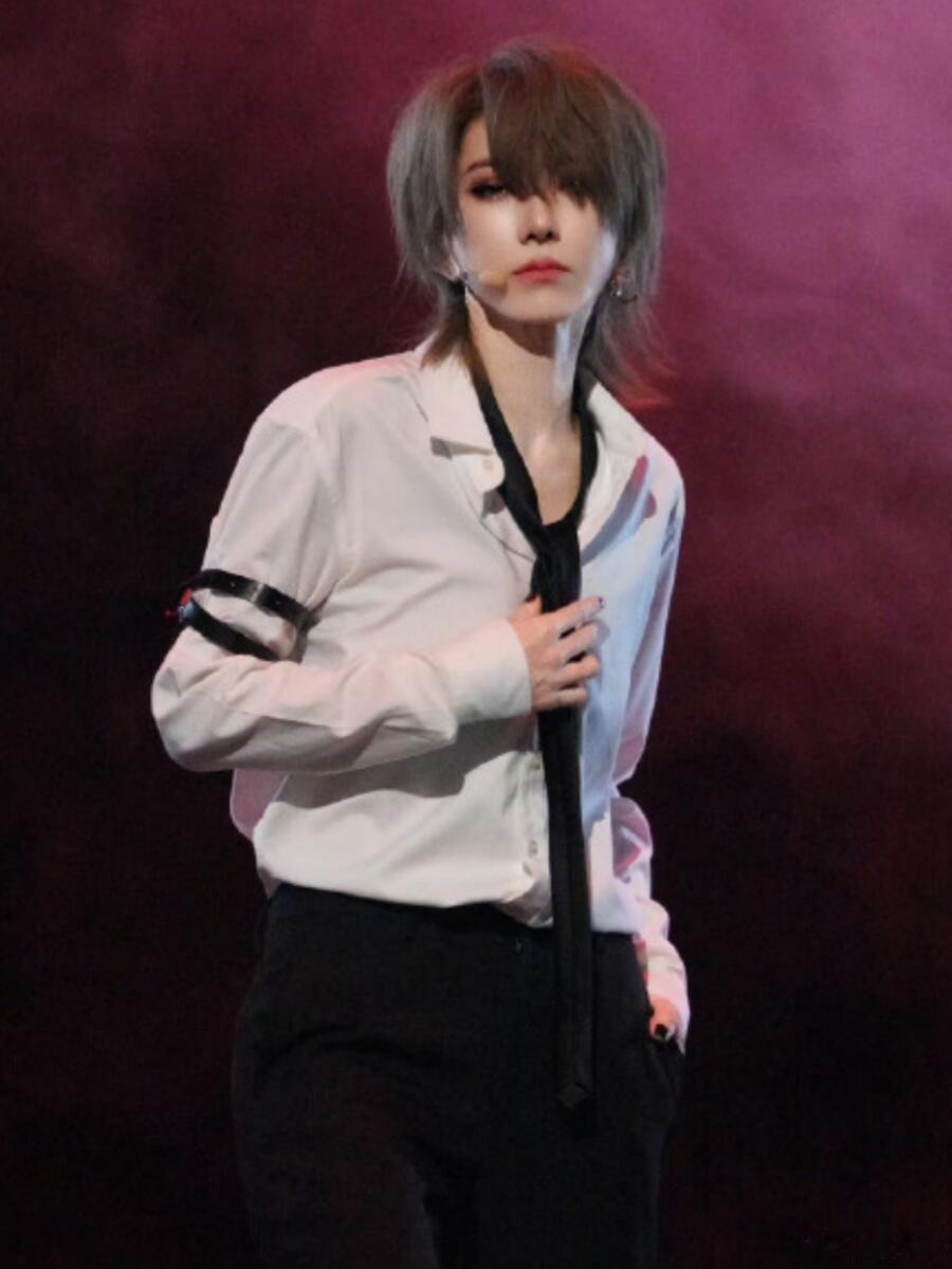 刘忻 对她的心疼有11年时差11年的时差，是迟到的心疼，也是从未缺席的陪伴，想抱