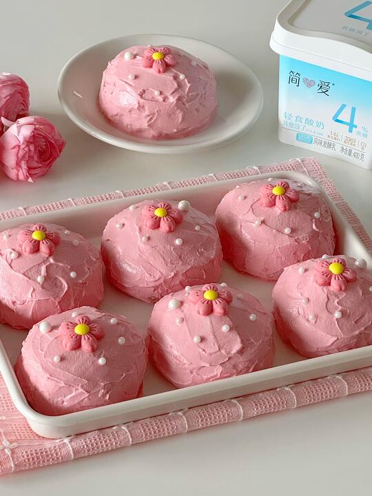 春日甜品🌸草莓樱花奶贝🍓奶fufu敲少女💗