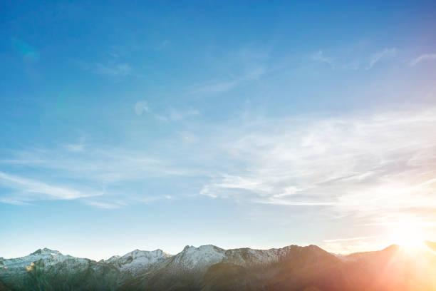 恋爱专家说：
别用嘴考察对象：把人放进“真实场景”，答案一秒暴露。
谈恋爱最容易