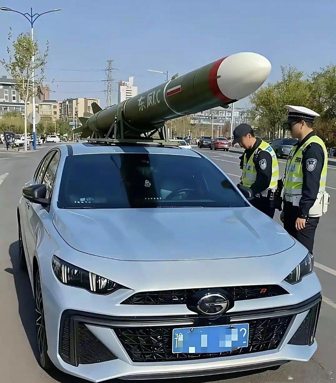 感觉还有不少人没从阅兵里走出来[黑线] ​​​