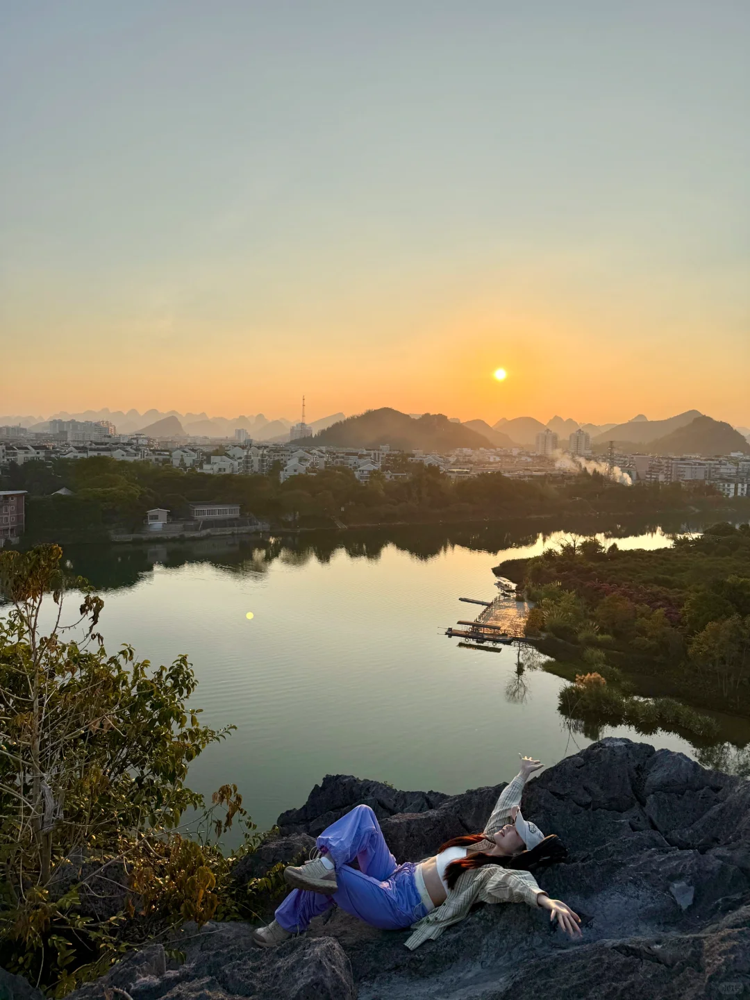 桂林市区！3分钟登顶看日落的山⛰️！免费！！