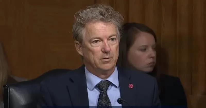 美国参议员:我们现在需要坐下来就乌克兰问题进行谈判 美国立法者正在讨论之前分配给