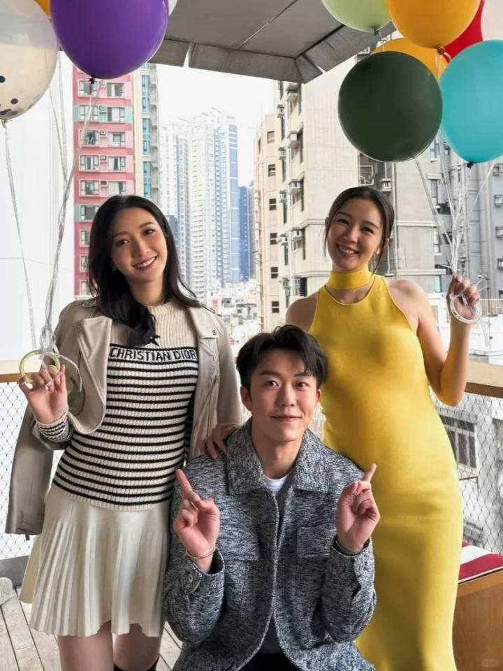 准妈妈何依婷麦明诗同框！孕肚大不同，谁男谁女？ 	 何依婷与麦明诗近日...