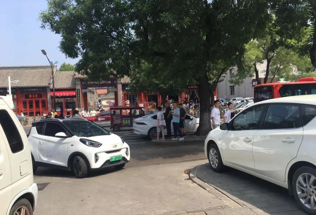 在保定找一个月薪5000元以上有双休有社保的工作咋就这么难？
今年7月，外甥女大