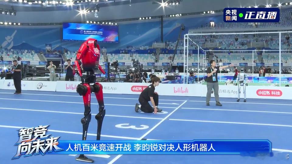 李昀锐，国家二级篮球运动员，跑男的新生代速度担当，荣耀中国区智能生态代言人。。。