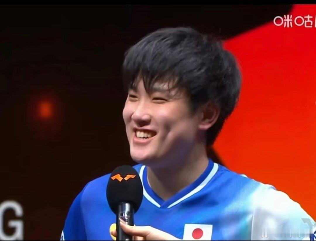 张本智和冠军这是张本智和第几个冠军？笑的真开心，乒乓球外协拿个冠军也不容易…… 