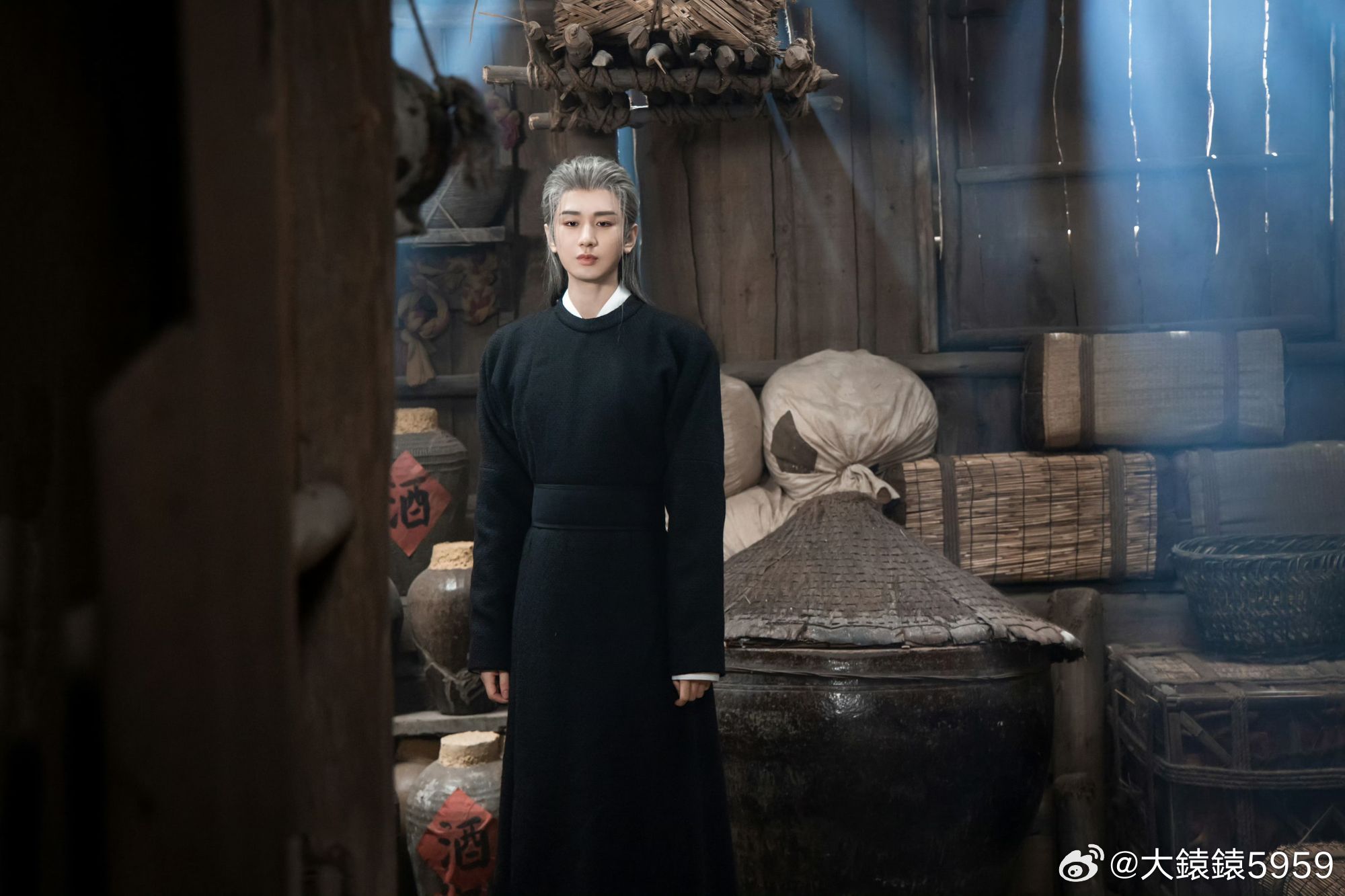 别人的二十四计：走为上计。成毅的二十四计：算无遗计、将计就计、连环计……成毅长安