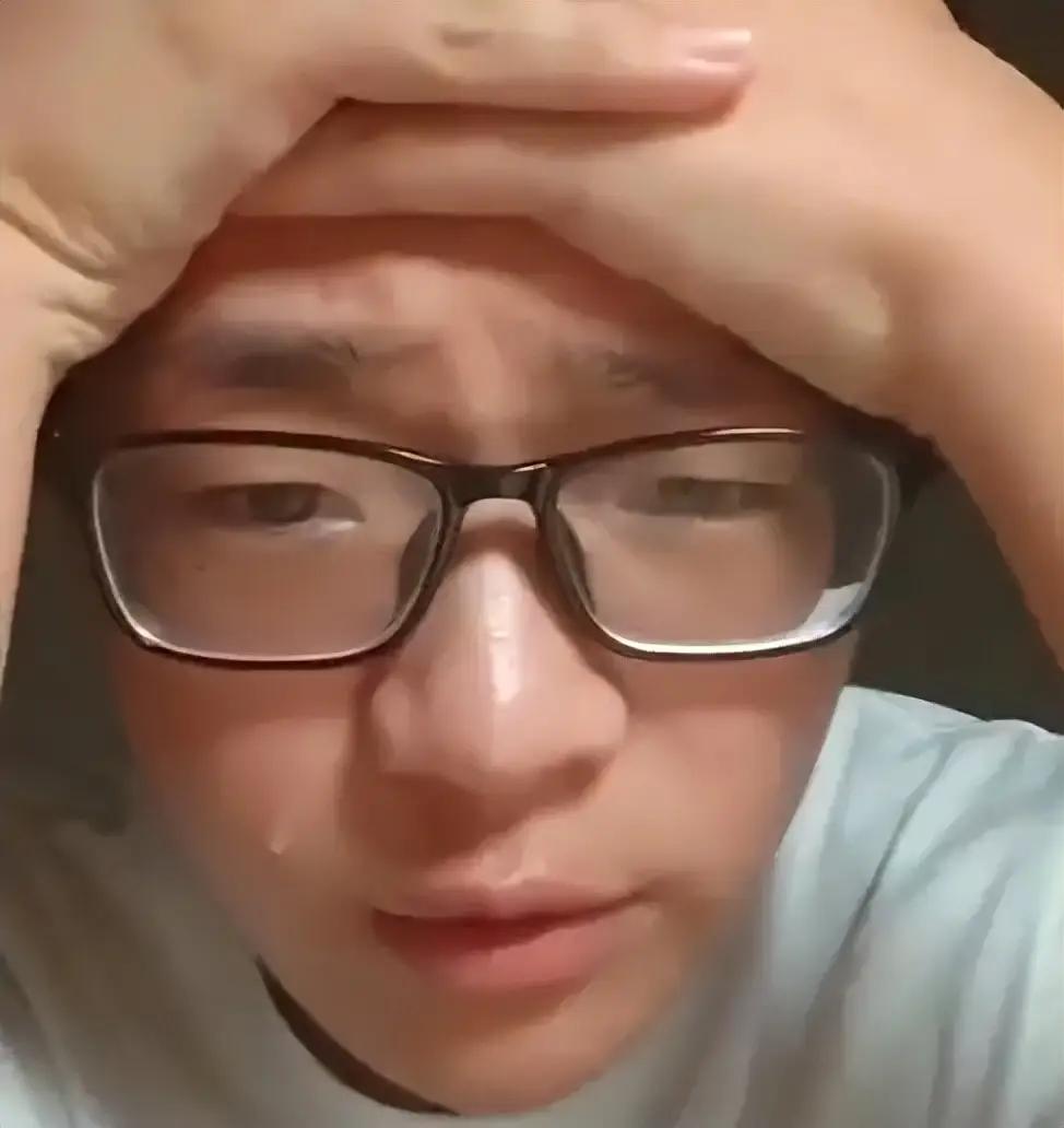 一个14岁的浙江少年，因为做了件对得起良心的事，收到了“给你家销户”的死亡威胁。