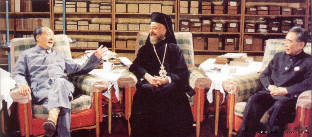 【周总理历史上的今天——5月18日】
1974年5月18日晚，毛泽东主席在其位于