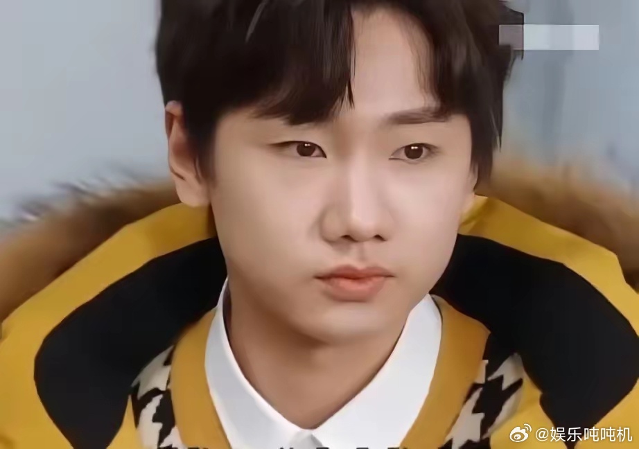 汪苏泷的版权意思到底有多强​汪苏泷参加综艺时，只要听到自己的歌，立马就跟导演开玩