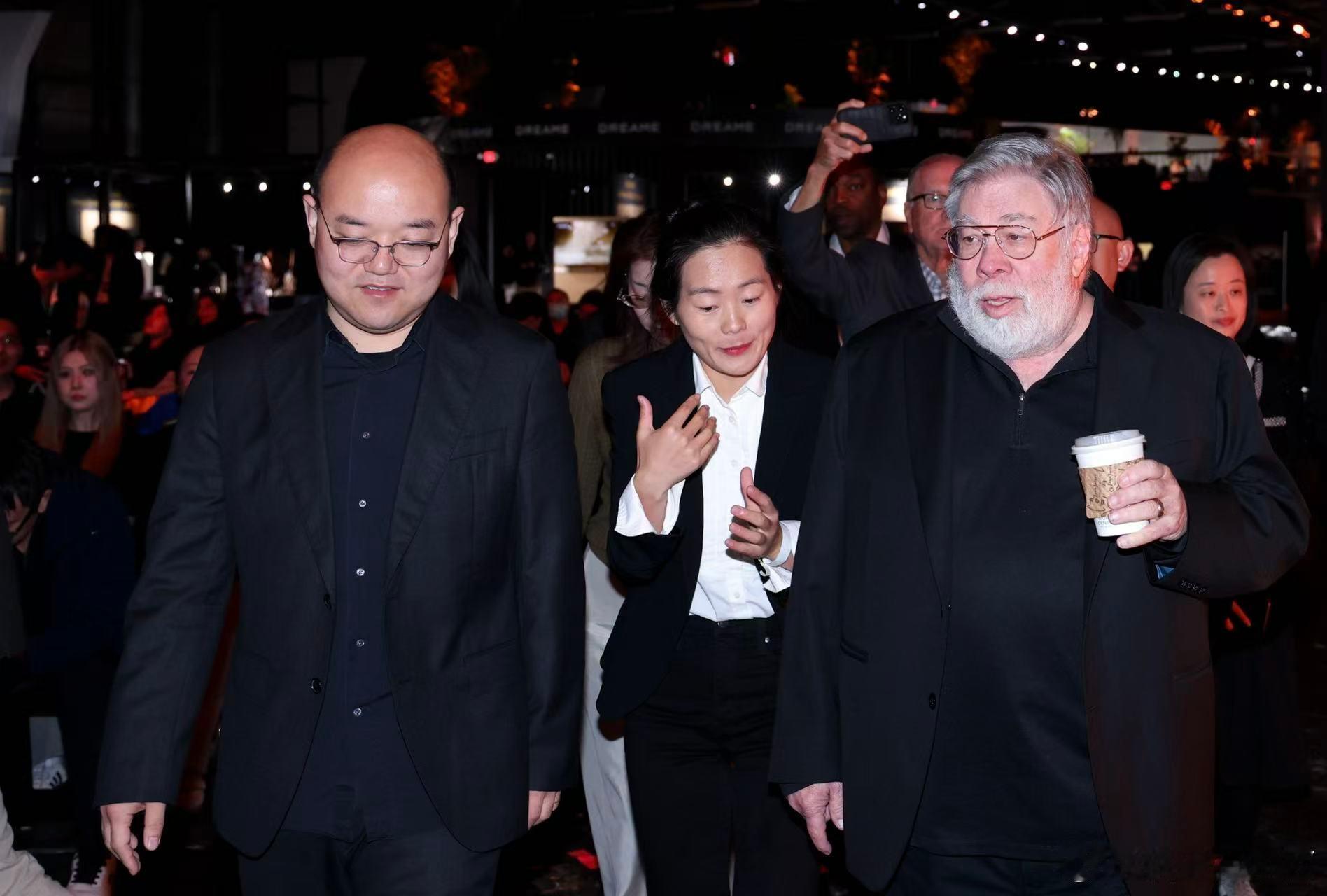 苹果创始人说手机应该有个性以人为本才是长久之道，AI再智能，也要尊重每个人的喜好
