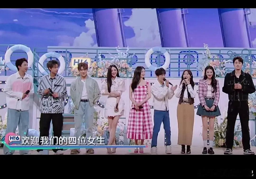 娜扎比关找彤高，王楚然比娜扎高娜扎平底鞋，关晓彤高跟鞋 