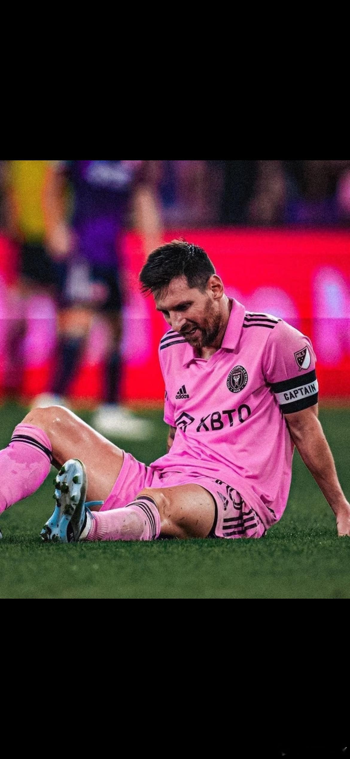 梅西带伤出征世界杯 ⚽️世界杯可可聊体育 38岁的Lionel Messi再次踏