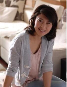 闫学晶的道歉事件引发了网友的广泛关注，其反应体现出对她真实性格的复杂看法。一方面