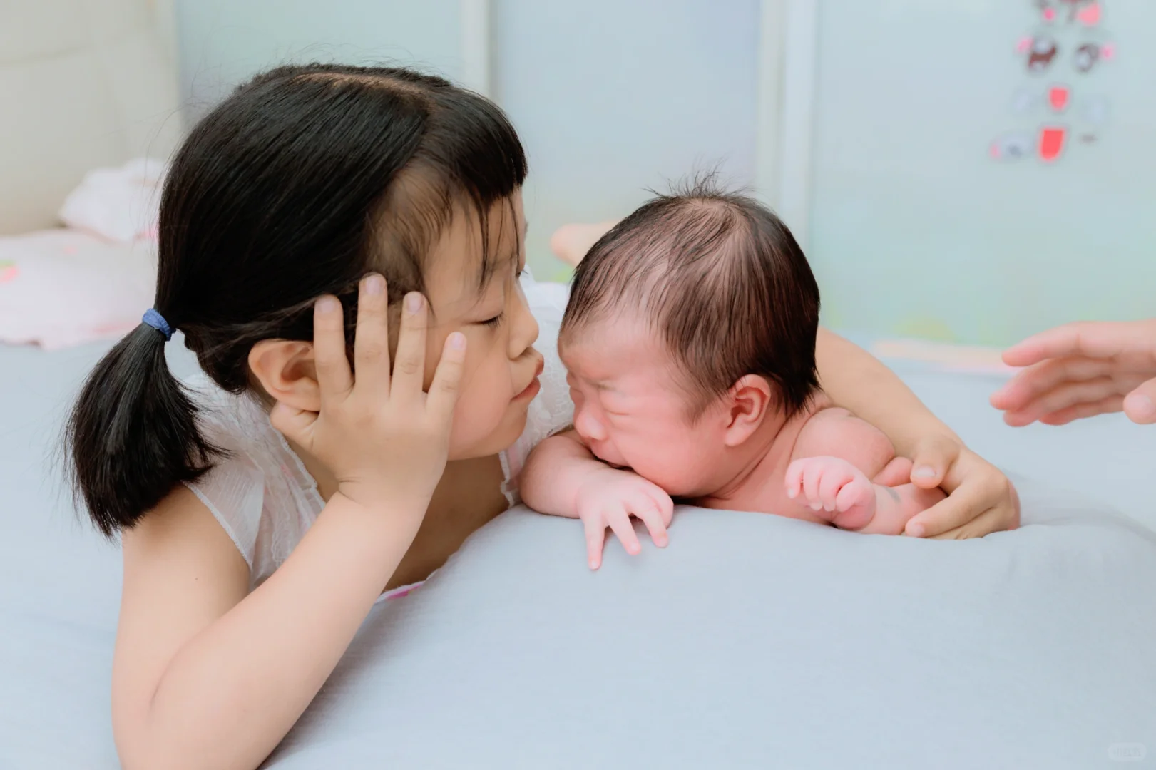 老耿看着小耿，笑开了花🌸